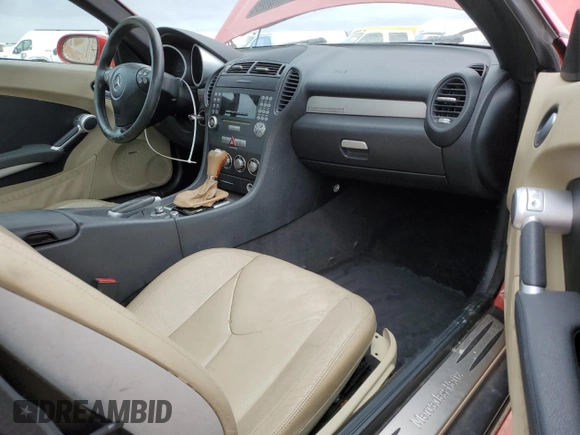 2007 Mercedes-Benz SLK 280 z VIN WDBWK54F97F140571, wystawiony jako Copart lot #46178715 z przebiegiem 204 397 mil mil oraz Szkoda całkowita • Salvage title. Historia ofert i sprzedaży dostępna na DreamBid. Obrazek 10.