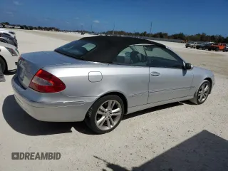 2007 Mercedes-Benz CLK-Class 3.5L with VIN WDBTK56FX7F206030, listed as a Copart auction lot 77271194 with 155,157 mi miles and Salvage Title. Bid and sale history available at carsss.com. Image 3.