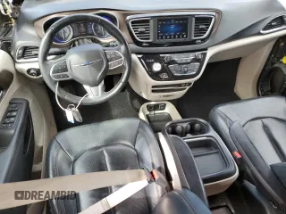 2018 Chrysler Pacifica Touring L z VIN 2C4RC1BG9JR143020, wystawiony jako Copart lot #49323205 z przebiegiem 126 389 mil mil oraz Szkody całkowita. Historia ofert i sprzedaży dostępna na DreamBid. Obrazek 8.