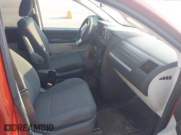 2008 Dodge Grand Caravan SE z VIN 2D8HN44H58R724409, wystawiony jako IAAI lot #42414474 z przebiegiem 122 712 mil mil oraz . Historia ofert i sprzedaży dostępna na DreamBid. Obrazek 5.
