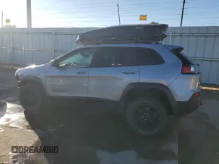 2020 Jeep Cherokee Trailhawk Elite with VIN 1C4PJMBN7LD612656, listed as a Copart auction lot 72257793 with 19,292 mi miles and . Bid and sale history available at DreamBid. Image 2.