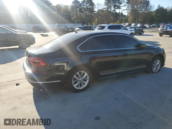 2017 Volkswagen Passat S z VIN 1VWAT7A35HC005604, wystawiony jako Copart lot #49499095 z przebiegiem 124 618 mil mil oraz Szkoda całkowita • Salvage title. Historia ofert i sprzedaży dostępna na DreamBid. Obrazek 3.