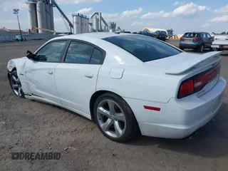 2011 Dodge Charger RT Plus with VIN 2B3CL5CT0BH609483, listed as a IAAI auction lot 40474315 with 202,644 mi miles. Bid and sale history available at carsss.com. Image 3.