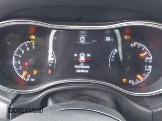 2018 Jeep Grand Cherokee Laredo E z VIN 1C4RJEAG1JC275535, wystawiony jako IAAI lot #41120357 z przebiegiem 108 109 mil mil oraz . Historia ofert i sprzedaży dostępna na DreamBid. Obrazek 7.