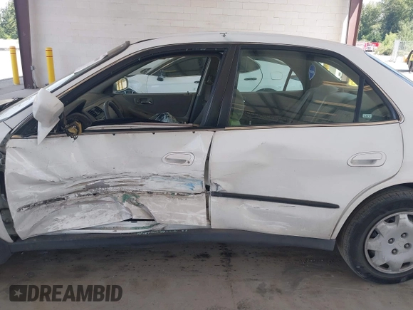 1998 Honda Accord LX with VIN 1HGCG5640WA004358, listed as a IAAI auction lot 42643808 with Not provided miles and . Bid and sale history available at DreamBid. Image 6.