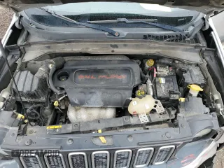 2017 Jeep Renegade Latitude with VIN ZACCJABB5HPF30386, listed as a Copart auction lot 46129335 with 169,868 mi miles and Salvage Title. Bid and sale history available at carsss.com. Image 11.