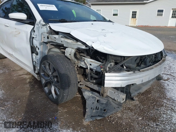 2016 Chrysler 200 S with VIN 1C3CCCBG7GN151807, listed as a IAAI auction lot 40998019 with 90,455 mi miles. Bid and sale history available at carsss.com. Image 6.