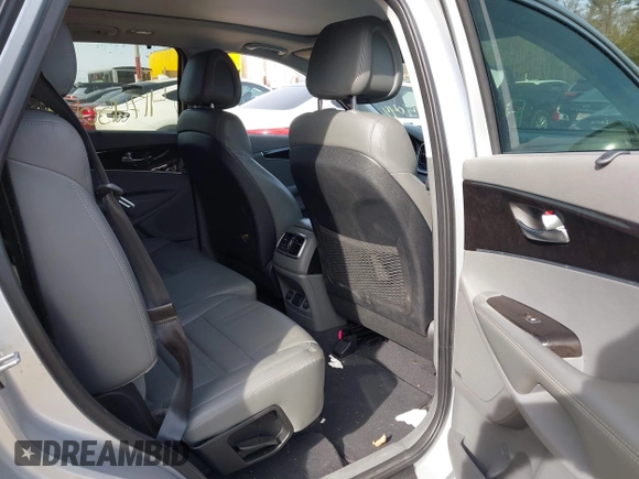 2016 Kia Sorento EX with VIN 5XYPHDA50GG180688, listed as a IAAI auction lot 41745044 with 107,952 mi miles. Bid and sale history available at carsss.com. Image 8.