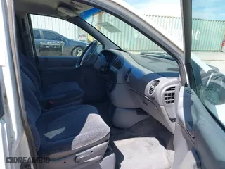 1997 Dodge Caravan with VIN 2B4FP2534VR419791, listed as a IAAI auction lot 42111019 with 274,426 mi miles. Bid and sale history available at carsss.com. Image 5.