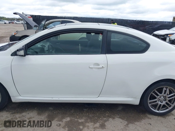 2005 Scion tC with VIN JTKDE177750015400, listed as a IAAI auction lot 39040511 with 232,749 mi miles. Bid and sale history available at carsss.com. Image 15.