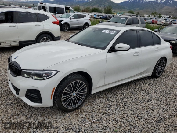 2021 BMW 3 Series 330i xDrive z VIN 3MW5R7J05M8B93077, wystawiony jako Copart lot #57125755 z przebiegiem 43 123 mil mil oraz Szkoda całkowita • Salvage title. Historia ofert i sprzedaży dostępna na DreamBid. Obrazek 1.