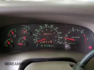 2000 Ford F-250 XL с VIN 1FTNW21F8YEA58200, выставлен на аукционе Copart как лот 49684055 с пробегом 225 239 миль миль и Чистый • Clean title. История ставок и продаж доступна на DreamBid. Изображение 9.