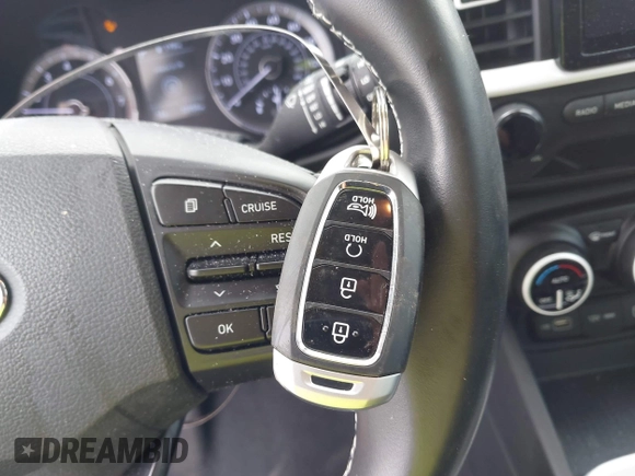 2022 Hyundai Venue SEL z VIN KMHRC8A3XNU151557, wystawiony jako IAAI lot #42492414 z przebiegiem 33 954 mil mil oraz . Historia ofert i sprzedaży dostępna na DreamBid. Obrazek 11.
