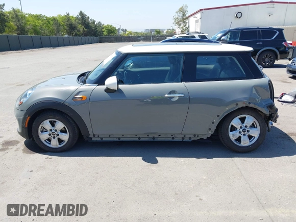 2018 MINI Hardtop Cooper with VIN WMWXP5C55J2H29048, listed as a IAAI auction lot 42315130 with 9,352 mi miles and . Bid and sale history available at DreamBid. Image 15.