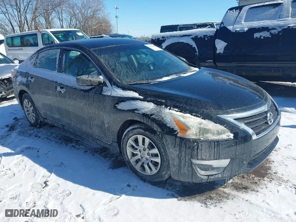 2015 Nissan Altima 2.5 with VIN 1N4AL3AP2FN893329, listed as a IAAI auction lot 41624345 with 154,065 mi miles. Bid and sale history available at carsss.com. Image 1.