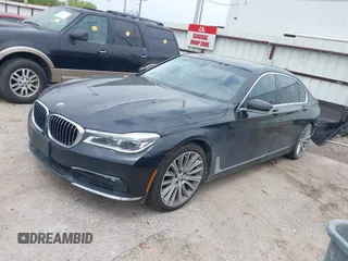 2017 BMW 7 Series 750i z VIN WBA7F0C31HGM22135, wystawiony jako IAAI lot #41919264 z przebiegiem 63 226 mil mil oraz . Historia ofert i sprzedaży dostępna na DreamBid. Obrazek 20.