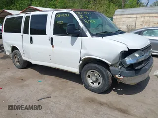 2005 Chevrolet Express Passenger z VIN 1GAHG35U051181753, wystawiony jako IAAI lot #42074333 z przebiegiem 335 090 mil mil oraz . Historia ofert i sprzedaży dostępna na DreamBid. Obrazek 1.