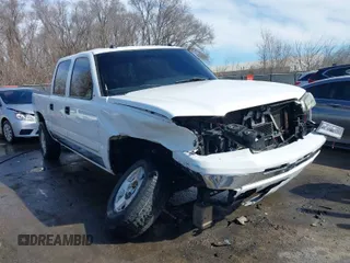 2005 Chevrolet Silverado 1500 LS with VIN 2GCEK13T151233103, listed as a IAAI auction lot 41656738 with 216,008 mi miles. Bid and sale history available at carsss.com. Image 1.