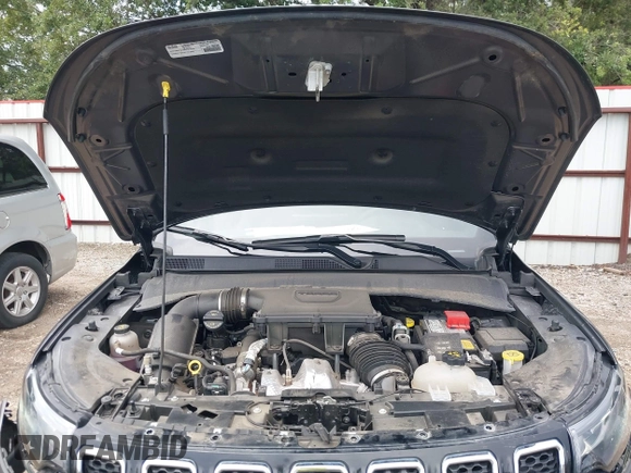 2024 Jeep Compass Limited z VIN 3C4NJDCN4RT608573, wystawiony jako IAAI lot #42510349 z przebiegiem 30 391 mil mil oraz . Historia ofert i sprzedaży dostępna na DreamBid. Obrazek 10.