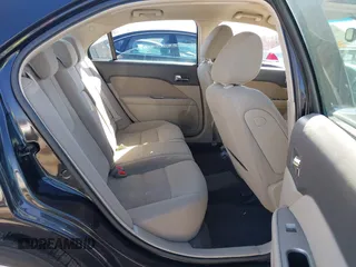2010 Ford Fusion Hybrid z VIN 3FADP0L39AR396746, wystawiony jako IAAI lot #41764282 z przebiegiem 132 582 mil mil oraz . Historia ofert i sprzedaży dostępna na DreamBid. Obrazek 8.