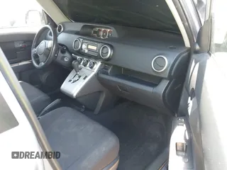 2010 Scion xB z VIN JTLZE4FE8A1101130, wystawiony jako IAAI lot #42008392 z przebiegiem 186 721 mil mil oraz . Historia ofert i sprzedaży dostępna na DreamBid. Obrazek 5.