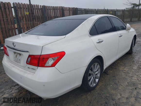 2007 Lexus ES 350 with VIN JTHBJ46G872018230, listed as a IAAI auction lot 42027229 with 307,431 mi miles. Bid and sale history available at carsss.com. Image 4.