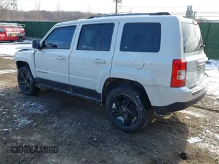 2016 Jeep Patriot Sport with VIN 1C4NJPBA8GD666981, listed as a IAAI auction lot 41408318 with 111,093 mi miles and . Bid and sale history available at DreamBid. Image 3.