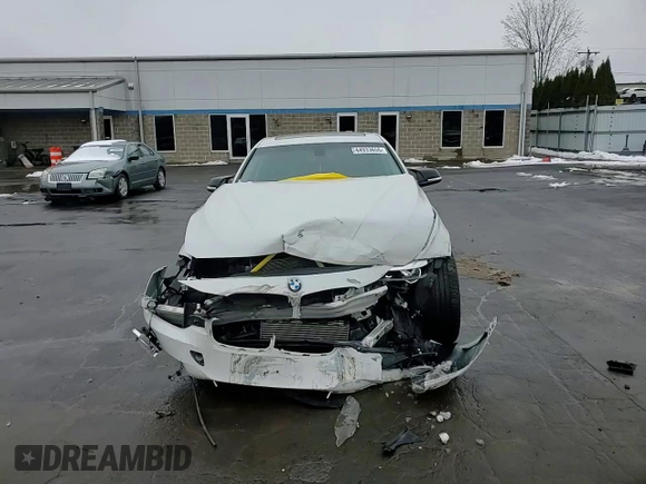 2013 BMW 3 Series 328i xDrive with VIN WBA3B5C5XDF593068, listed as a Copart auction lot 44933655 with 81,193 mi miles and Salvage Title. Bid and sale history available at carsss.com. Image 10.