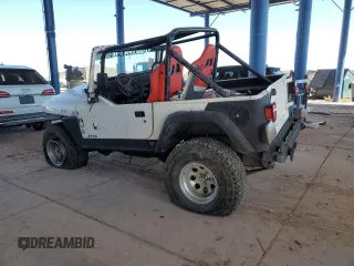 1988 Jeep Wrangler with VIN 2BCCZ8116JB540866, listed as a Copart auction lot 43832395 with 136,243 mi miles and Salvage Title. Bid and sale history available at carsss.com. Image 2.