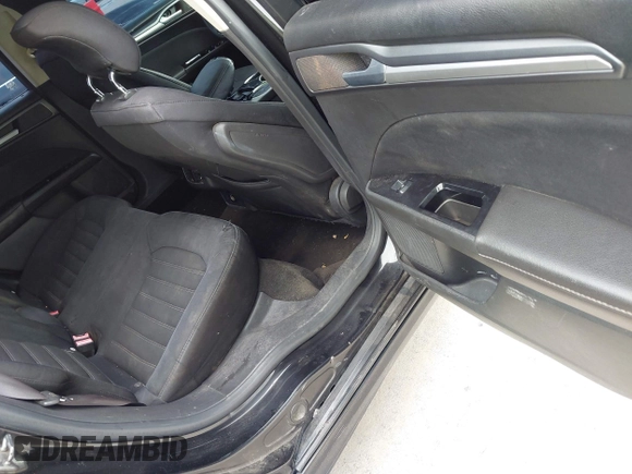 2013 Ford Fusion SE with VIN 3FA6P0H74DR214816, listed as a IAAI auction lot 42490664 with 176,453 mi miles and . Bid and sale history available at DreamBid. Image 8.