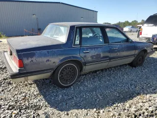 1989 Chevrolet Celebrity z VIN 1G1AW51W8K6185894, wystawiony jako Copart lot #75610854 z przebiegiem 111 268 mil mil oraz Tytuł czysty. Historia ofert i sprzedaży dostępna na DreamBid. Obrazek 3.