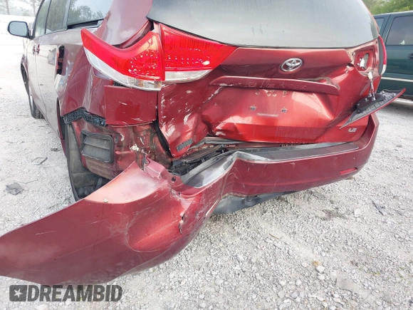 2013 Toyota Sienna LE AAS with VIN 5TDKK3DC1DS368585, listed as a IAAI auction lot 42070311 with 181,408 mi miles. Bid and sale history available at carsss.com. Image 6.