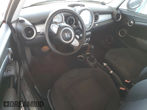 2007 MINI Hardtop with VIN WMWMF33587TT50877, listed as a Copart auction lot 63683795 with 105,078 mi miles and Clean title. Bid and sale history available at DreamBid. Image 8.