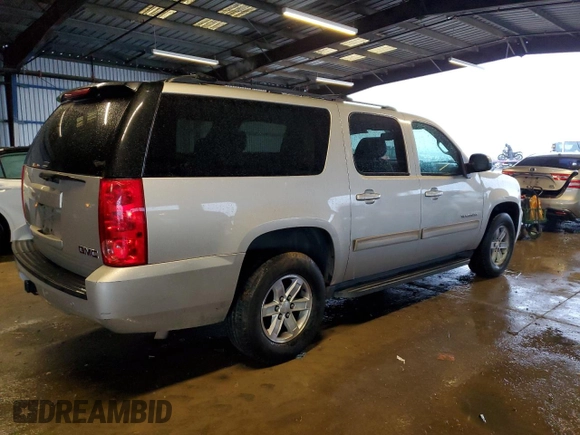 2013 GMC Yukon XL SLT with VIN 1GKS1KE07DR263067, listed as a Copart auction lot 43836095 with 386,986 mi miles and Clean Title. Bid and sale history available at DreamBid. Image 3.