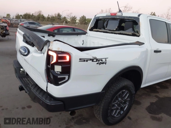 2024 Ford Ranger XLT with VIN 1FTER4HH5RLE62921, listed as a IAAI auction lot 41291255 with 180 mi miles. Bid and sale history available at carsss.com. Image 6.