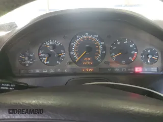 1995 Mercedes-Benz SL 5.0L z VIN WDBFA67E1SF115507, wystawiony jako Copart lot #60743305 z przebiegiem 267 046 mil mil oraz Czysty tytuł • Clean title. Historia ofert i sprzedaży dostępna na DreamBid. Obrazek 9.