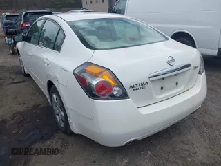 2008 Nissan Altima 2.5 SL with VIN 1N4AL21E28N551231, listed as a IAAI auction lot 42034911 with 139,853 mi miles. Bid and sale history available at carsss.com. Image 3.