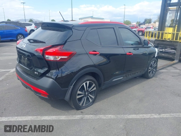 2019 Nissan Kicks SR with VIN 3N1CP5CU3KL511537, listed as a IAAI auction lot 41910349 with 35,395 mi miles. Bid and sale history available at carsss.com. Image 4.