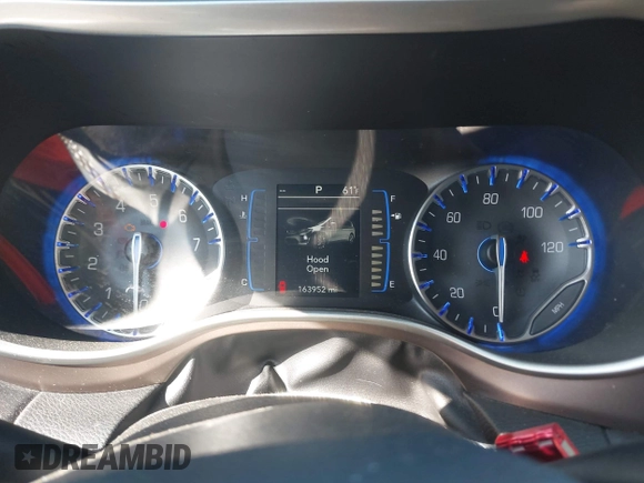 2018 Chrysler Pacifica Touring L with VIN 2C4RC1BG1JR112084, listed as a IAAI auction lot 42206441 with 163,952 mi miles and . Bid and sale history available at DreamBid. Image 7.