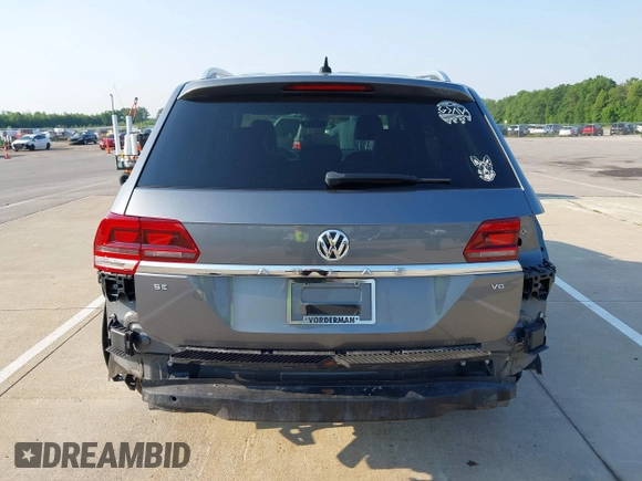 2018 Volkswagen Atlas SE z VIN 1V2DR2CA2JC550354, wystawiony jako IAAI lot #42481731 z przebiegiem 119 914 mil mil oraz . Historia ofert i sprzedaży dostępna na DreamBid. Obrazek 17.