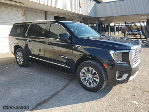 2021 GMC Yukon XL Denali with VIN 1GKS2JKL1MR444476, listed as a Copart auction lot 47827265 with 98,058 mi miles and Salvage Title. Bid and sale history available at carsss.com. Image 4.