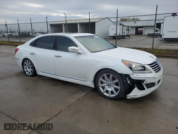 2013 Hyundai Equus Signature with VIN KMHGH4JH5DU064421, listed as a Copart auction lot 49272045 with 129,449 mi miles and Salvage Title. Bid and sale history available at DreamBid. Image 4.