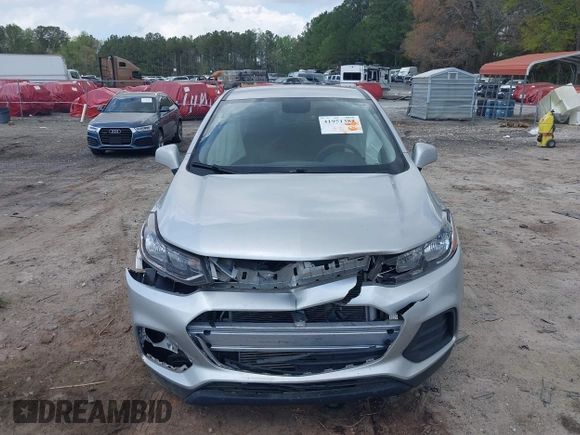2021 Chevrolet Trax LS z VIN KL7CJKSB3MB334180, wystawiony jako IAAI lot #41951382 z przebiegiem 44 331 mil mil oraz . Historia ofert i sprzedaży dostępna na DreamBid. Obrazek 12.