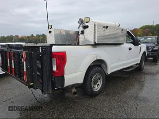 2019 Ford Super Duty F-250 SRW XL with VIN 1FTBF2A67KEG48981, listed as a IAAI auction lot 42093795 with Not Provided miles. Bid and sale history available at carsss.com. Image 4.