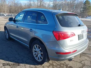 2010 Audi Q5 Premium with VIN WA1CKAFP0AA044460, listed as a IAAI auction lot 41455928 with 227,462 mi miles. Bid and sale history available at carsss.com. Image 3.
