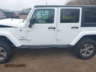 2017 Jeep Wrangler Unlimited 75th Anniversary z VIN 1C4BJWEG9HL684152, wystawiony jako IAAI lot #41880074 z przebiegiem 91 847 mil mil oraz . Historia ofert i sprzedaży dostępna na DreamBid. Obrazek 14.