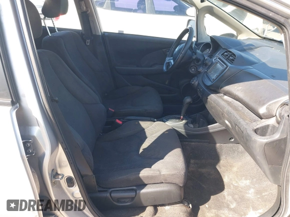 2013 Honda Fit Sport с VIN JHMGE8H6XDC022677, выставлен на аукционе IAAI как лот 41799038 с пробегом Не указан миль и . История ставок и продаж доступна на DreamBid. Изображение 5.