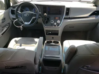 2017 Toyota Sienna XLE Auto Access Seat z VIN 5TDYZ3DC9HS890943, wystawiony jako Copart lot #55387005 z przebiegiem 146 986 mil mil oraz Szkoda całkowita • Salvage title. Historia ofert i sprzedaży dostępna na DreamBid. Obrazek 8.
