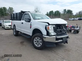 2022 Ford F-250 XL z VIN 1FTBF2B67NEE11698, wystawiony jako IAAI lot #42053954 z przebiegiem 67 692 mil mil oraz . Historia ofert i sprzedaży dostępna na DreamBid. Obrazek 1.