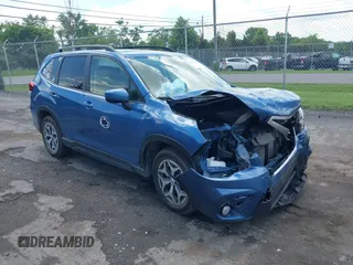 2021 Subaru Forester Premium z VIN JF2SKAFC8MH476063, wystawiony jako IAAI lot #42622238 z przebiegiem 89 968 mil mil oraz . Historia ofert i sprzedaży dostępna na DreamBid. Obrazek 1.
